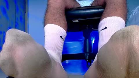 Snapshot of sir_kev66 chatting on September 21, 12:03 am only foot                         worshipers here online show from September 21, 12:03 am