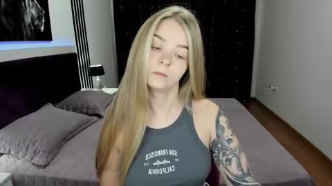 SirenaBloom online show from September 13, 9:45 am