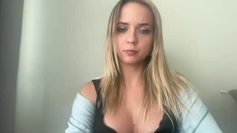 Sisi Bunny online show from July 13, 4:10 pm