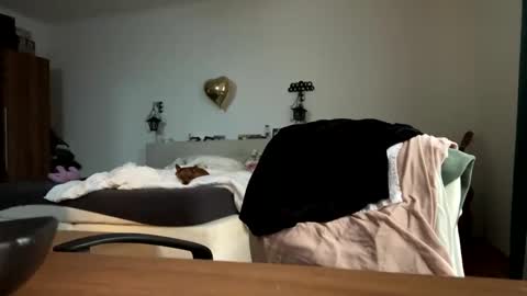 Snapshot of sisilust69 chatting on October 16, 9:42 am sisilust69 online show from October 16, 9:42 am