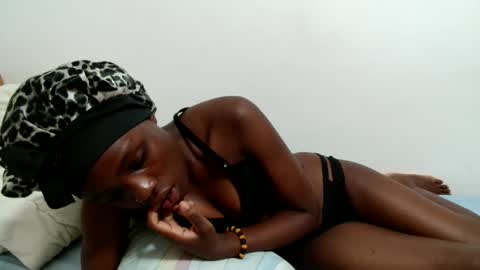 shannie online show from February 1, 8:39 pm