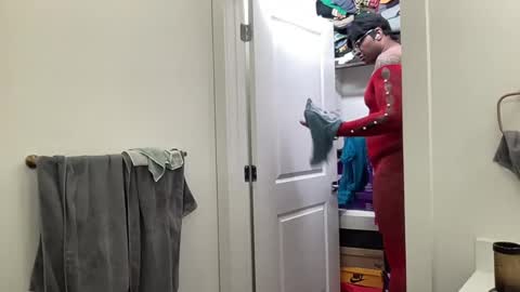 Sissyblkgoddess online show from April 21, 2:51 am