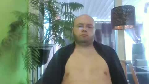 sixten113 online show from February 12, 9:24 am