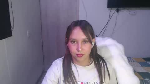 Snapshot of skarlet_adams chatting on October 23, 10:10 pm Alice online show from October 23, 10:10 pm
