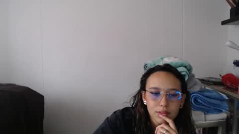 Snapshot of skarlet_adams chatting on February 18, 7:09 pm Alice online show from February 18, 7:09 pm