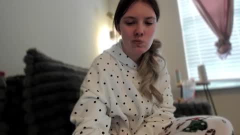 skiimaskabby online show from December 21, 5:41 pm