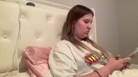 skiimaskabby online show from March 10, 6:51 am