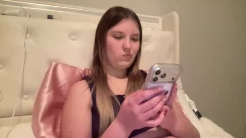 skiimaskabby online show from March 13, 4:27 am