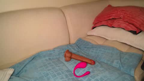 Snapshot of skimask_freak chatting on March 5, 2:56 pm Krystal Belle online show from March 5, 2:56 pm