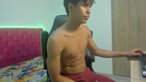 sam online show from April 24, 4:03 am