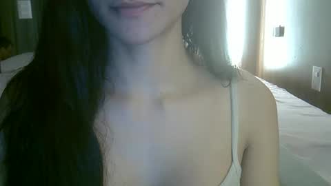 skinnykittencam online show from March 19, 1:22 am