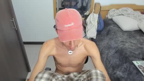 skinnypipe15 online show from November 7, 7:00 am