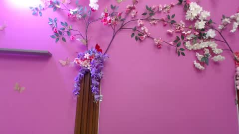 sofia online show from April 19, 6:10 pm