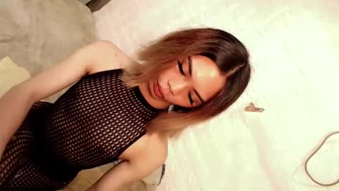 skinnytrans69 online show from April 11, 5:17 pm