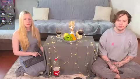 Ethan and Mona online show from July 4, 1:48 pm