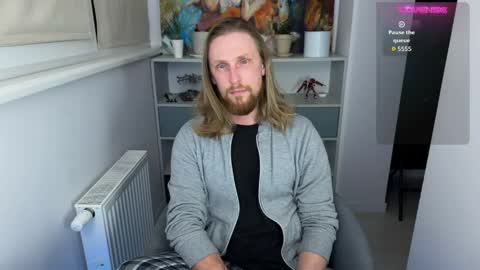 sky_guy25 online show from April 23, 7:48 pm