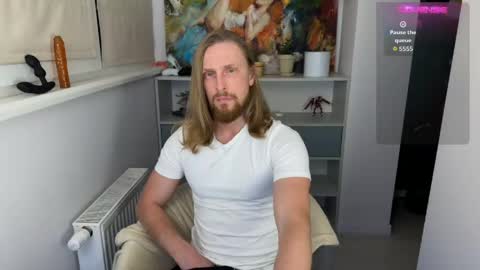 sky_guy25 online show from May 16, 7:56 pm