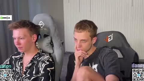 sky_hunter online show from June 21, 2:56 pm