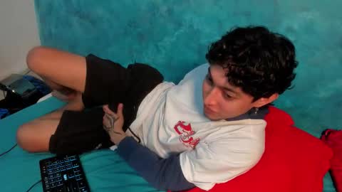 sky_wild online show from February 13, 8:23 pm