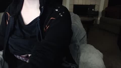 SKYLE   online show from April 15, 9:15 pm