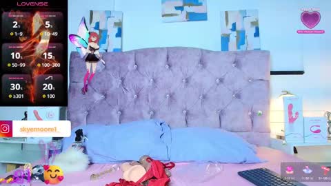 skye moore online show from October 6, 12:01 pm