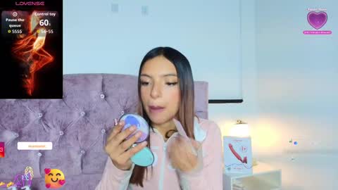 skye moore online show from October 21, 12:10 pm