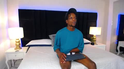 SKYLERBIGXXX online show from June 18, 4:07 am