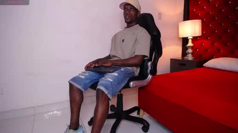 Snapshot of skylerbigxxx chatting on September 25, 4:08 am SKYLERBIGXXX online show from September 25, 4:08 am