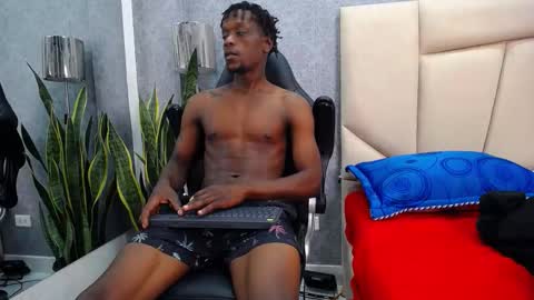 Snapshot of skylerbigxxx chatting on September 30, 5:07 am SKYLERBIGXXX online show from September 30, 5:07 am