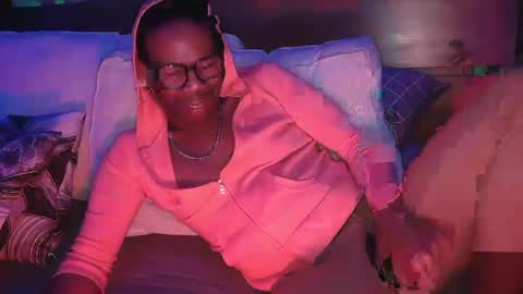 skyonetoo3 online show from March 2, 12:20 am