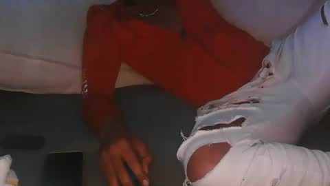 skyonetoo3 online show from November 2, 11:10 am