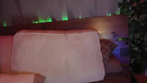 skyonetoo3 online show from March 2, 4:42 pm