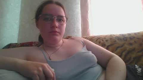 skyressie333 online show from May 3, 7:14 am