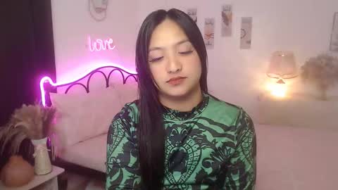 Snapshot of slave_amanda69 chatting on October 14, 11:35 am Queen Cyrine online show from October 14, 11:35 am
