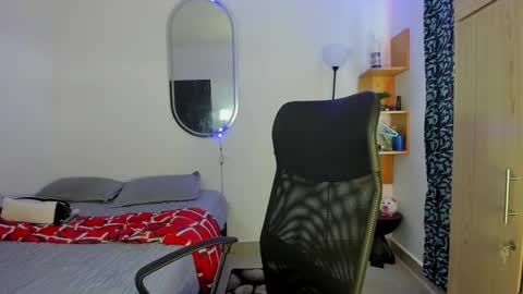 slim_master12 online show from March 9, 3:38 pm