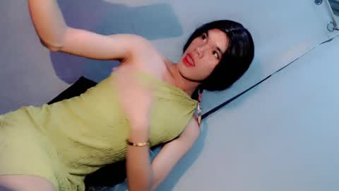 slim_nathalia online show from April 22, 5:03 am