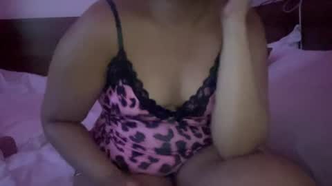 slimthickdesi online show from June 18, 8:36 pm