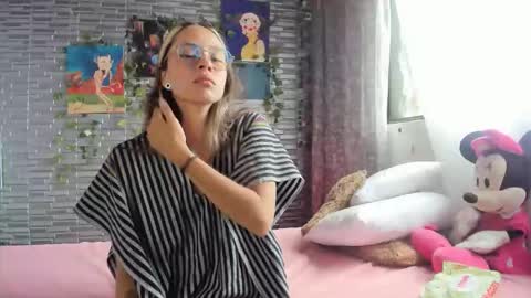 slone03 online show from October 16, 7:24 pm