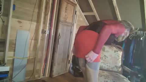 slutjennifertransxx online show from February 13, 4:27 am