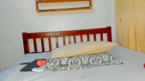 Sexyslutt online show from October 31, 11:38 pm