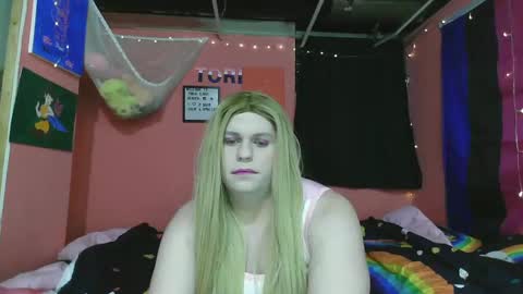 Tori Smith online show from February 4, 6:04 am