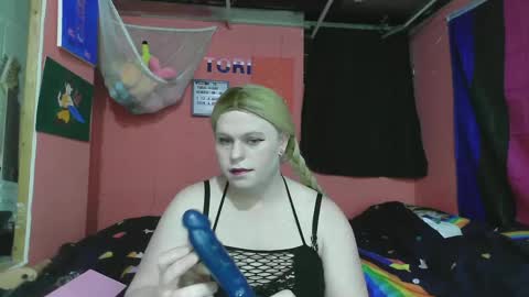 Tori Smith online show from February 8, 6:01 am