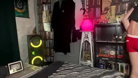 slytherinboy_01 online show from September 13, 3:25 pm