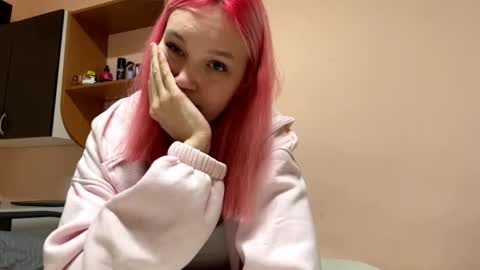 Viola online show from March 30, 3:45 pm