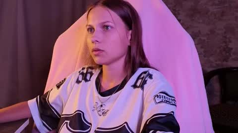 Emma online show from September 8, 4:28 pm