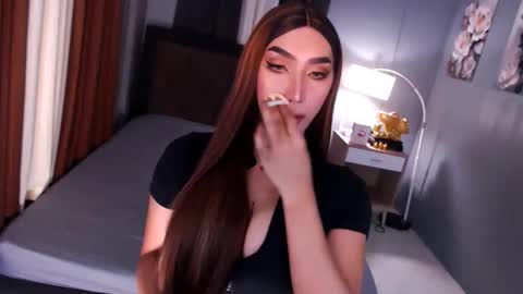 smasherqueen online show from April 8, 1:14 pm