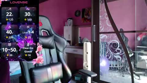 smile_cute_fox online show from April 6, 4:46 am