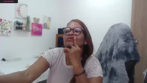 Snapshot of smilet_milf chatting on September 12, 6:43 pm Smileth online show from September 12, 6:43 pm