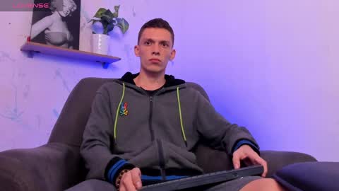 Snapshot of smitgrey chatting on February 15, 5:51 am SMIT online show from February 15, 5:51 am