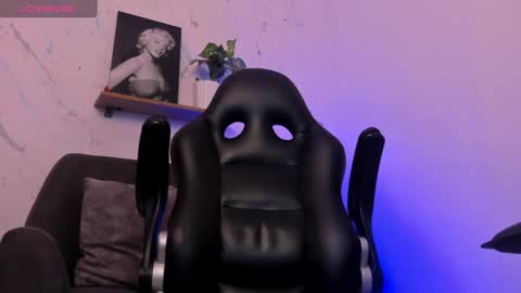 Snapshot of smitgrey chatting on February 18, 8:36 pm SMIT online show from February 18, 8:36 pm